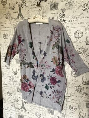 Ginger G Gray Floral Open-Front Cardigan with Pink and Green Blooms Size Small